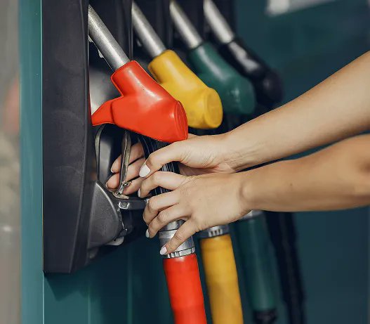 Wist je dat je de dieseltoeslag niet alleen op onze website kunt vinden, maar dat je je ook kunt aanmelden voor onze mailing? Je ontvangt dan iedere maand de dieseltoeslag in je mailbox. Aanmelden: vzt.nl/dieseltoeslag