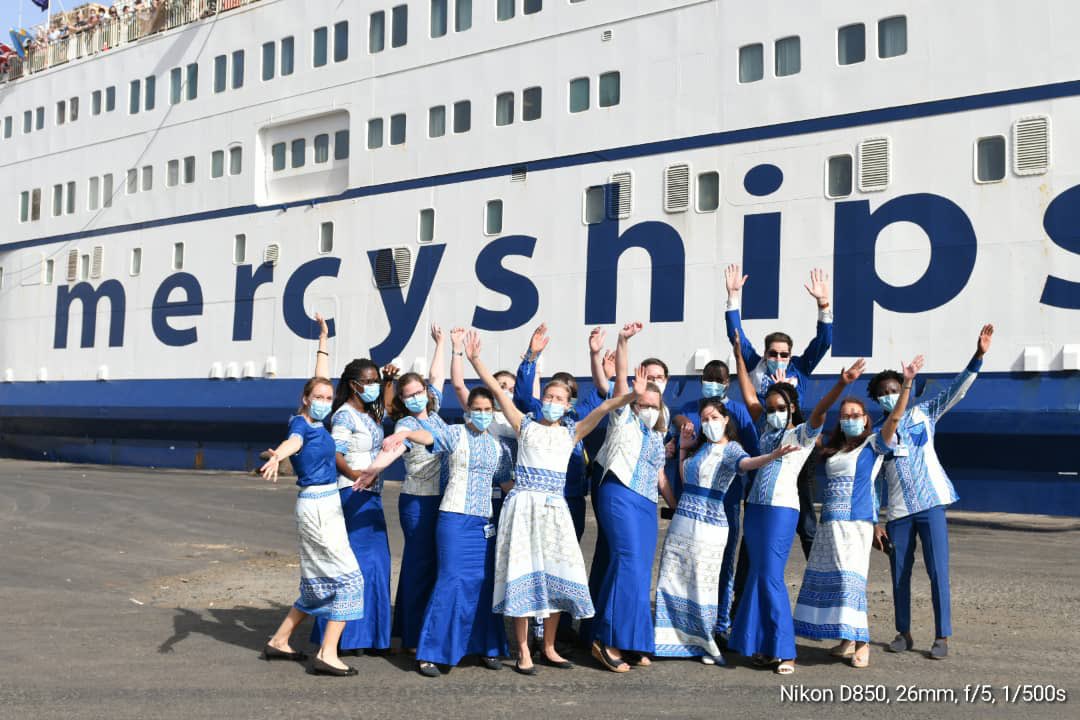 santegouv_sn's tweet photo. Retour de l’Africa Mercy! Le navire hôpital vient à l'instant d'amarrer au port de Dakar  pour la reprise des opérations chirurgicales et les formations qui ont été interrompues en mars 2020 par le début de la pandémie. #cov19sn #Senegal https://t.co/qMBSXG0j9n