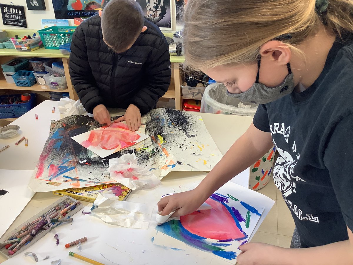 TPE_Hobart's tweet photo. Third Grade Hearts in the style of JIM DINE
#terraceparkelem https://t.co/TcqyLoxGWH