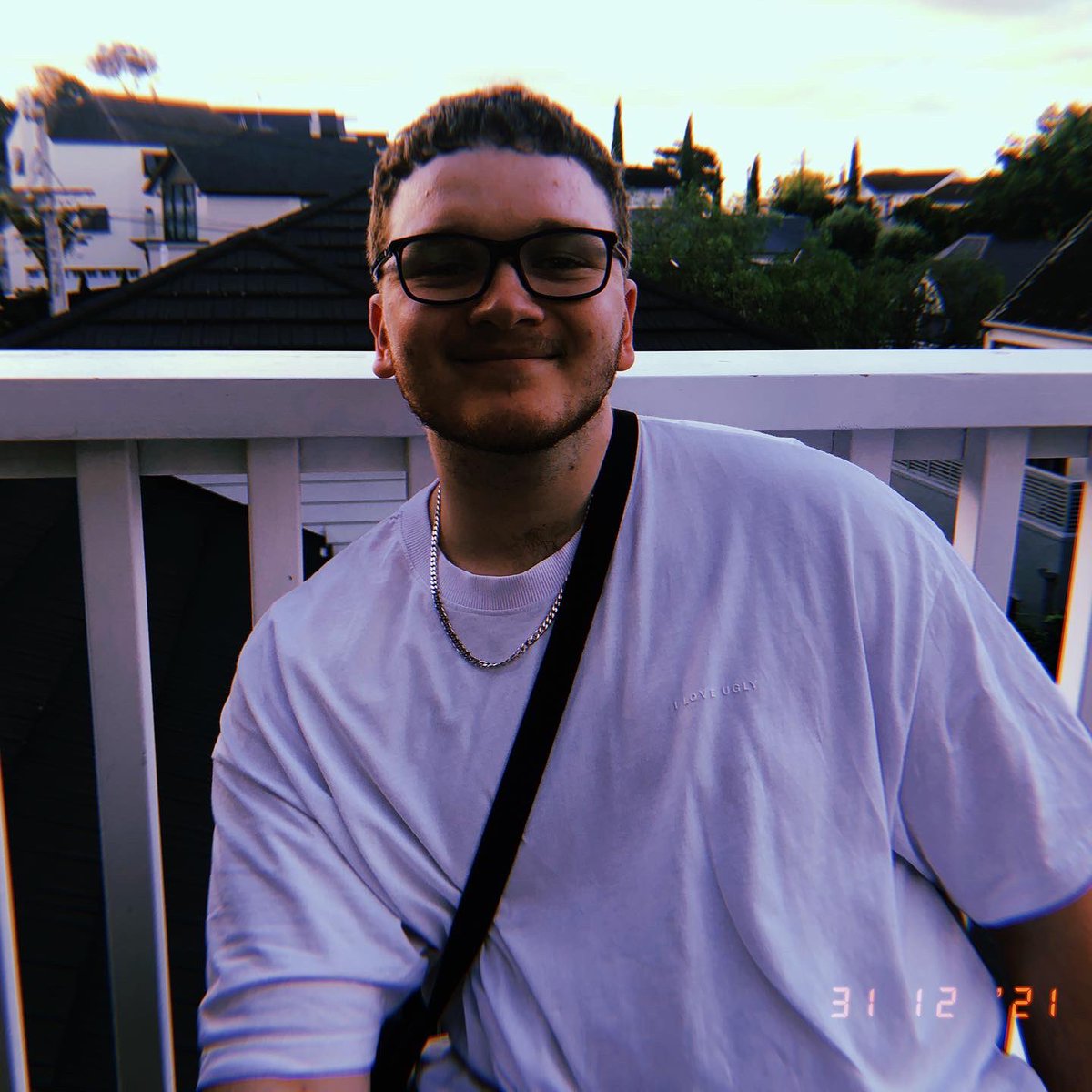 Currently chasing the top of the <a href="/SpotifyNZ/">Spotify New Zealand</a> Viral Top 50 🪄