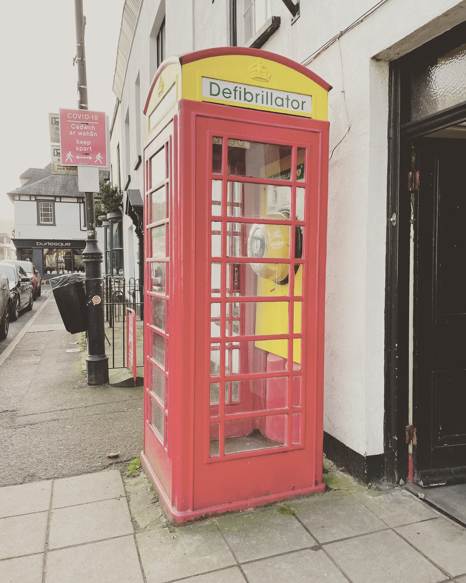 TorfaenH_S_F's tweet photo. What a brilliant way to reuse a telephone box. We’re in the middle of mapping where community defibrillators are in Torfaen. Can you help us? Just take a photo and tag the street/venue and tag us 😊 #britishheartfoundation #activegwent https://t.co/hjLGwIIriN
