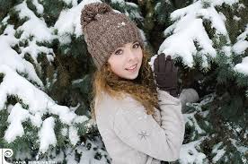 зимняя фотосессия идеи для девушек. фотосессия зимой на улице. как красиво сфоткать зиму. зимняя фотосессия. идеи для фотосессии зимой.