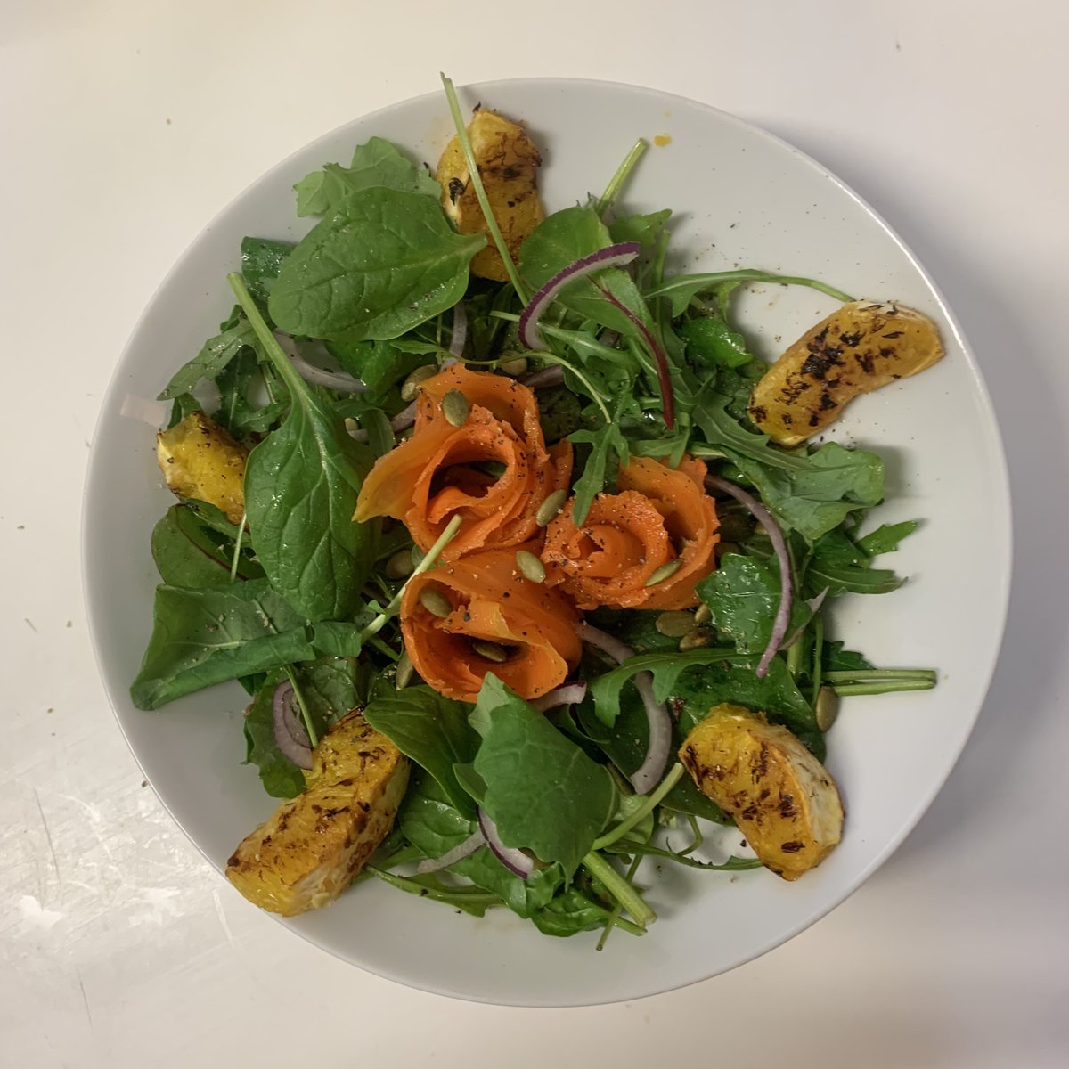 notwcafe's tweet photo. Sunshine and blue skies outside and we’re feeling inspired. Here’s our new Smoked Carrot &amp; Charred Orange Salad 🤤 #bristolfood #veganbristol #stwerburghs https://t.co/NIpgmqaGvU
