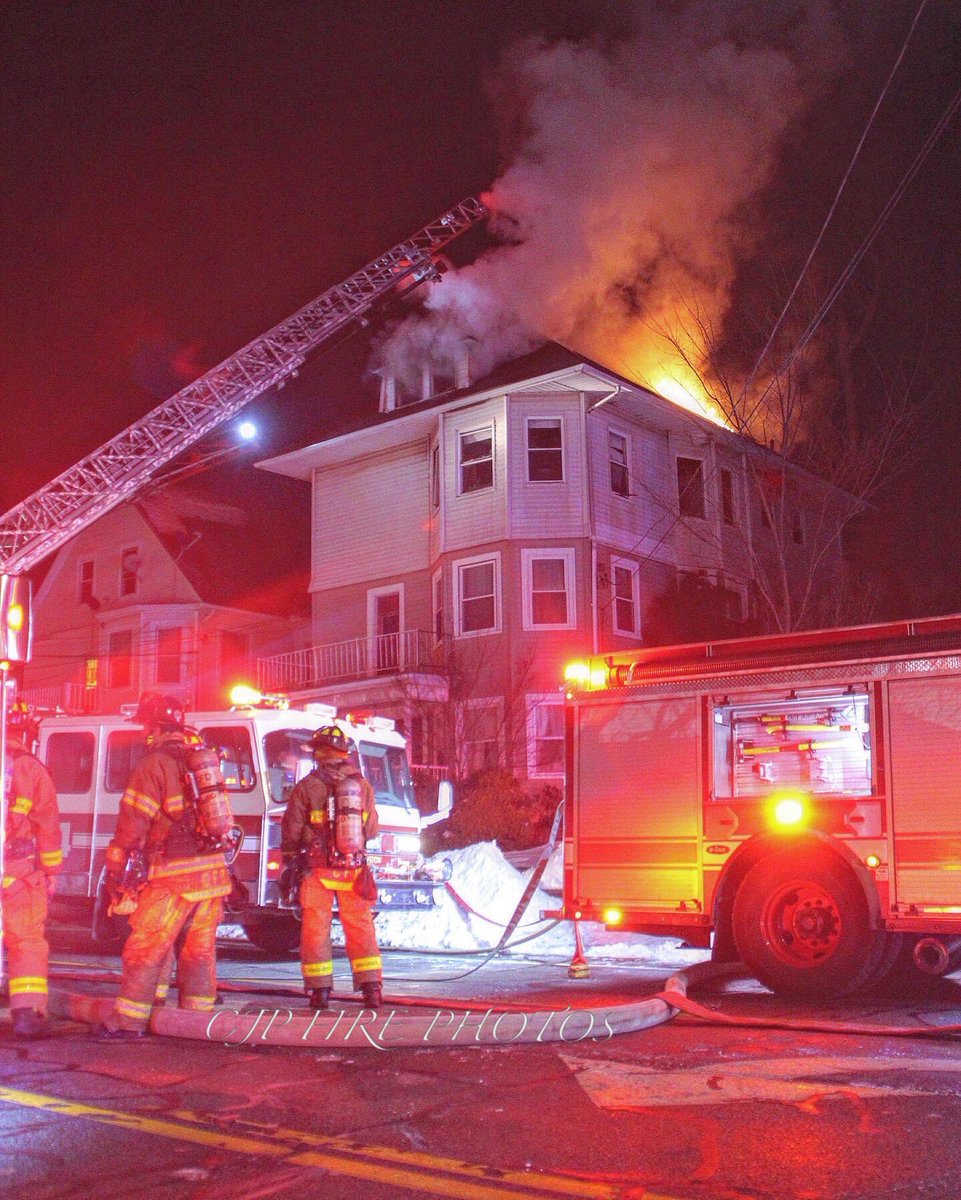 CJPFirePhotos's tweet photo. Cranston Fire @IAFF1363 respond to a structure fire at 1320 Elmwood Ave shortly before 8 PM on Monday night. https://t.co/rAhNwDCK3k