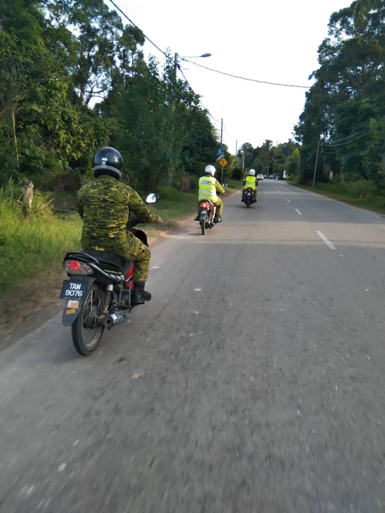 1 Feb 2022 | Selasa

Rondaan &amp; Pemantauan Bencana semasa MTL dilaksanakn oleh 4 org anggota RELA Daerah Besut di kwsn utama berisiko berlakunya banjir di dun Jerteh terutamanya di Kg Gerai, Kg Bkt Kenak &amp; Kg Tok Bugis.

@RELA_Terengganu 
<a href="/RELAbesut/">RELA Daerah Besut</a> 
#setiaberbakti
#kitajagakita