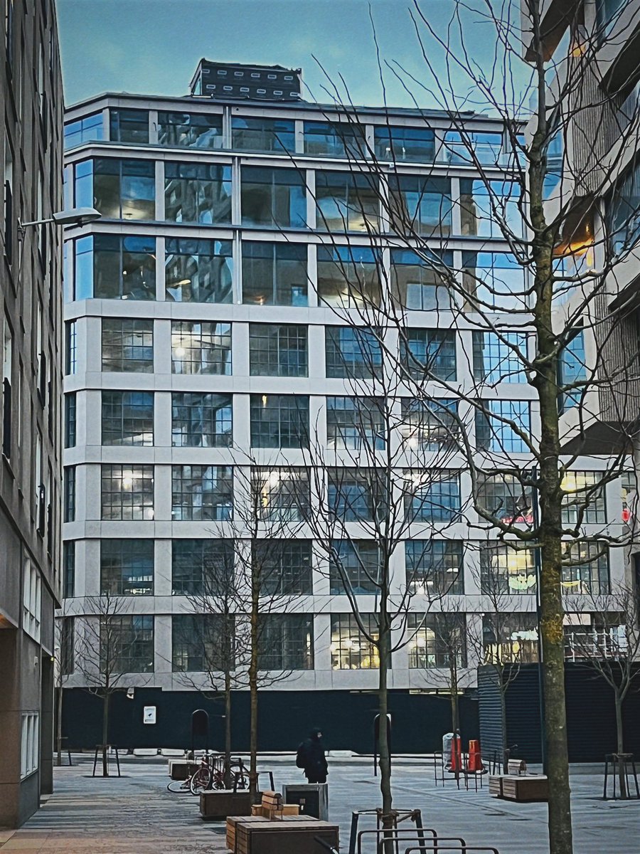 KIT-historisk byggnad - nu knappt igenkännlig. Ping <a href="/stroemberg/">Fredrik Strömberg</a> <a href="/pedbon/">Peder Bonnier</a>