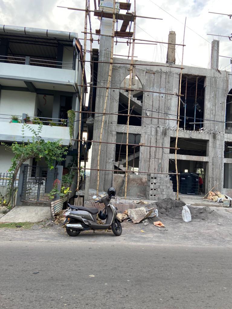 AbhibhusanINC's tweet photo. Request @Pbmc_ANI to pls look into the unplanned construction going on near HADDO main road, next to Hotel rainbird.
The new under construction building has almost crossed the boundary and damaged the beside building.
@DcSouthandaman @MediaRN_ANI @jitendra_narain  @Andaman_Admin https://t.co/r23gFTDKA2