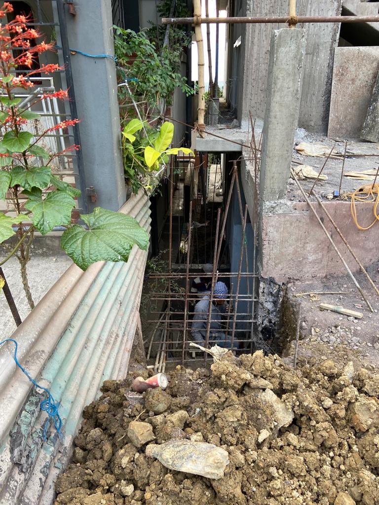 AbhibhusanINC's tweet photo. Request @Pbmc_ANI to pls look into the unplanned construction going on near HADDO main road, next to Hotel rainbird.
The new under construction building has almost crossed the boundary and damaged the beside building.
@DcSouthandaman @MediaRN_ANI @jitendra_narain  @Andaman_Admin https://t.co/r23gFTDKA2