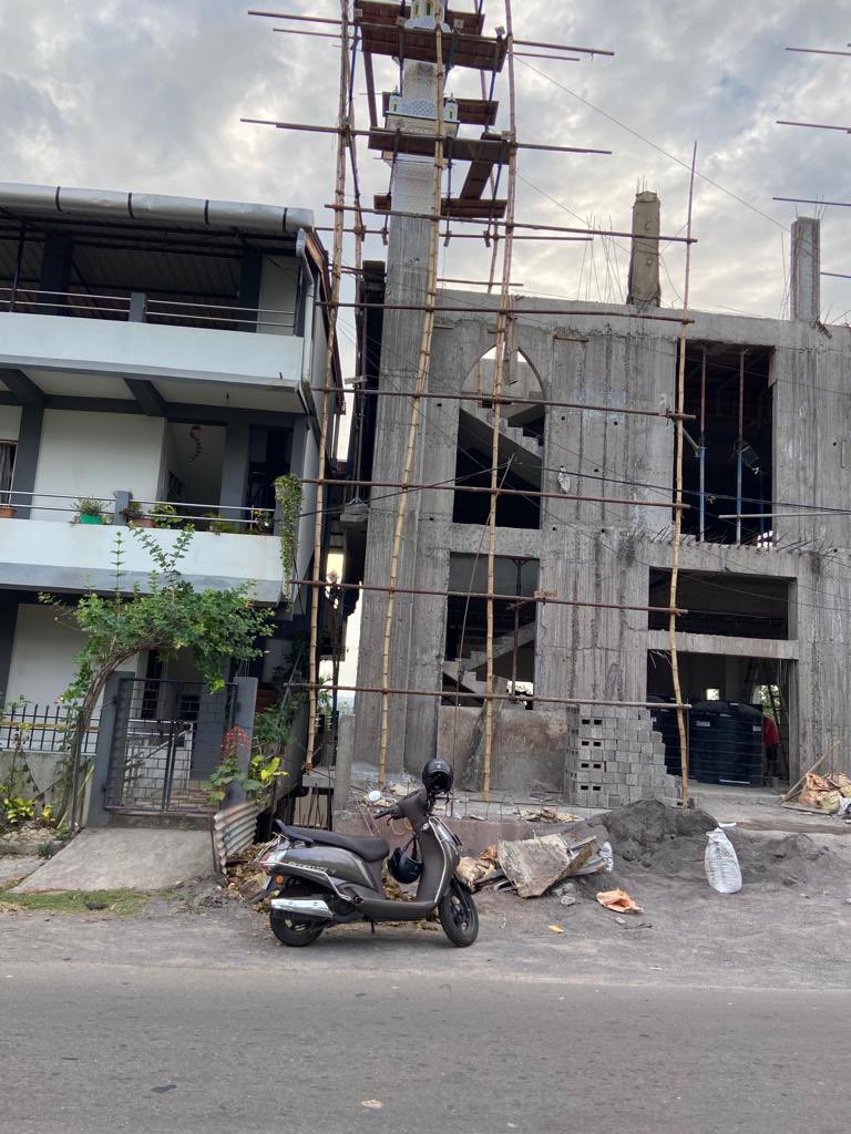 AbhibhusanINC's tweet photo. Request @Pbmc_ANI to pls look into the unplanned construction going on near HADDO main road, next to Hotel rainbird.
The new under construction building has almost crossed the boundary and damaged the beside building.
@DcSouthandaman @MediaRN_ANI @jitendra_narain  @Andaman_Admin https://t.co/r23gFTDKA2