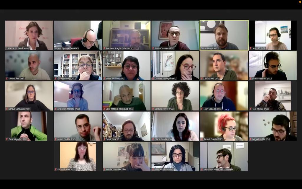 CCOOcomerc's tweet photo. Ahir el nostre company @cesc_1967 va presentar a @scgramenet la moció per reclamar la laboralitat i millores condicions laborals de repartidors de plataformes digitals, es va aprovar amb els vots de @ecpsantacoloma @ErcGramenet @pscsantacoloma i el vot en contra de @CsSantaColoma https://t.co/5WoU6McDXT
