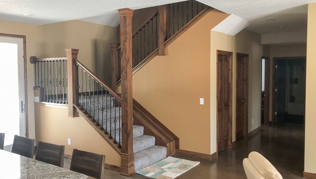 LesterBuildings's tweet photo. It's hard to choose the best feature of this home 😍 From the colors of the exterior, the porch, the 36'x40' garage, to the interior finishes. What features are on your must-have list?
#LesterBuildings #PoleBarnBuilding #PostFrame #DreamBuilding #PostFrameHome #ResidentialHome https://t.co/eDu98NeHiH