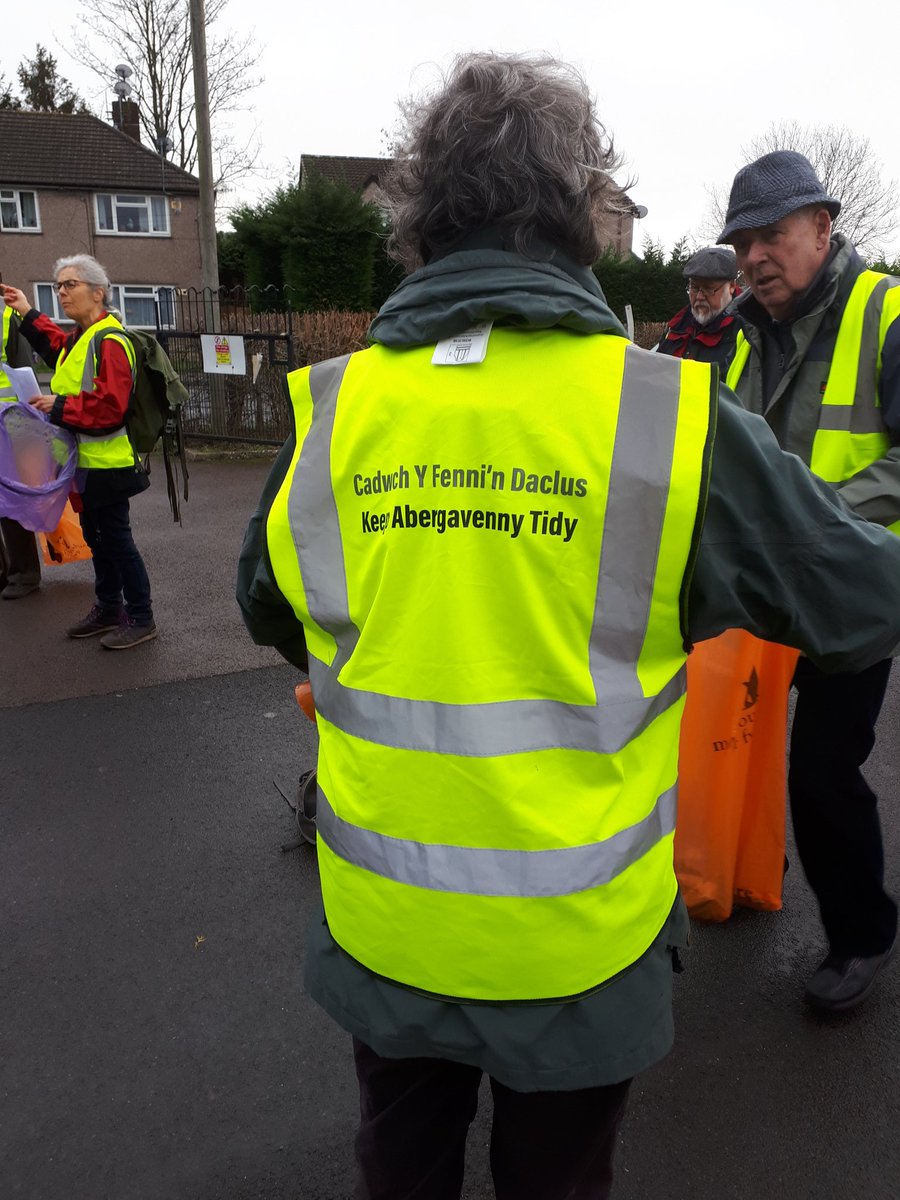 KeepAbergTidy's tweet photo. @AberVoice #YFenni #Aberg #Abergavenny TONS of litter collected in North Aberg by KAT teams today ♻️💪 https://t.co/mDgFciw4OZ