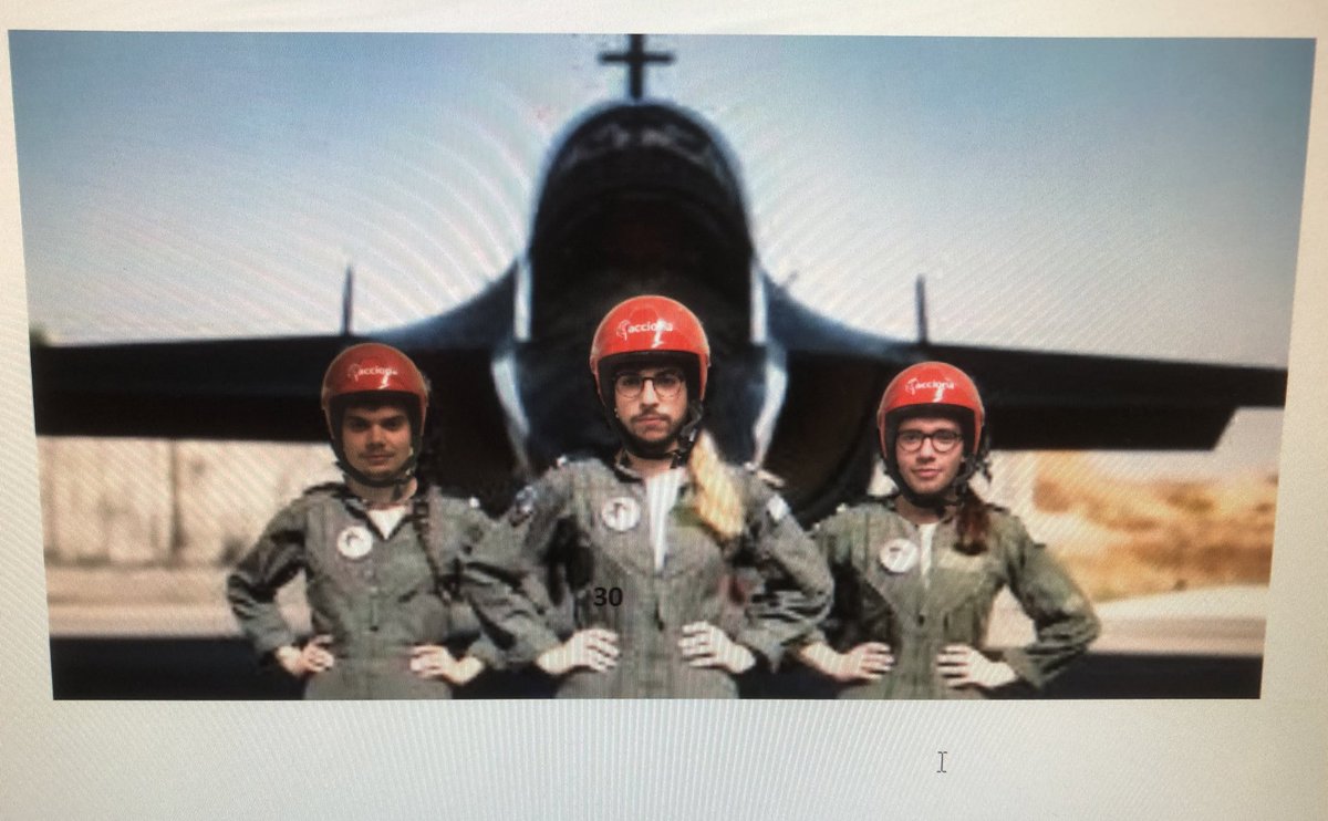 Tenemos que hacer un trabajo sobre aviones automáticamente nosotros: