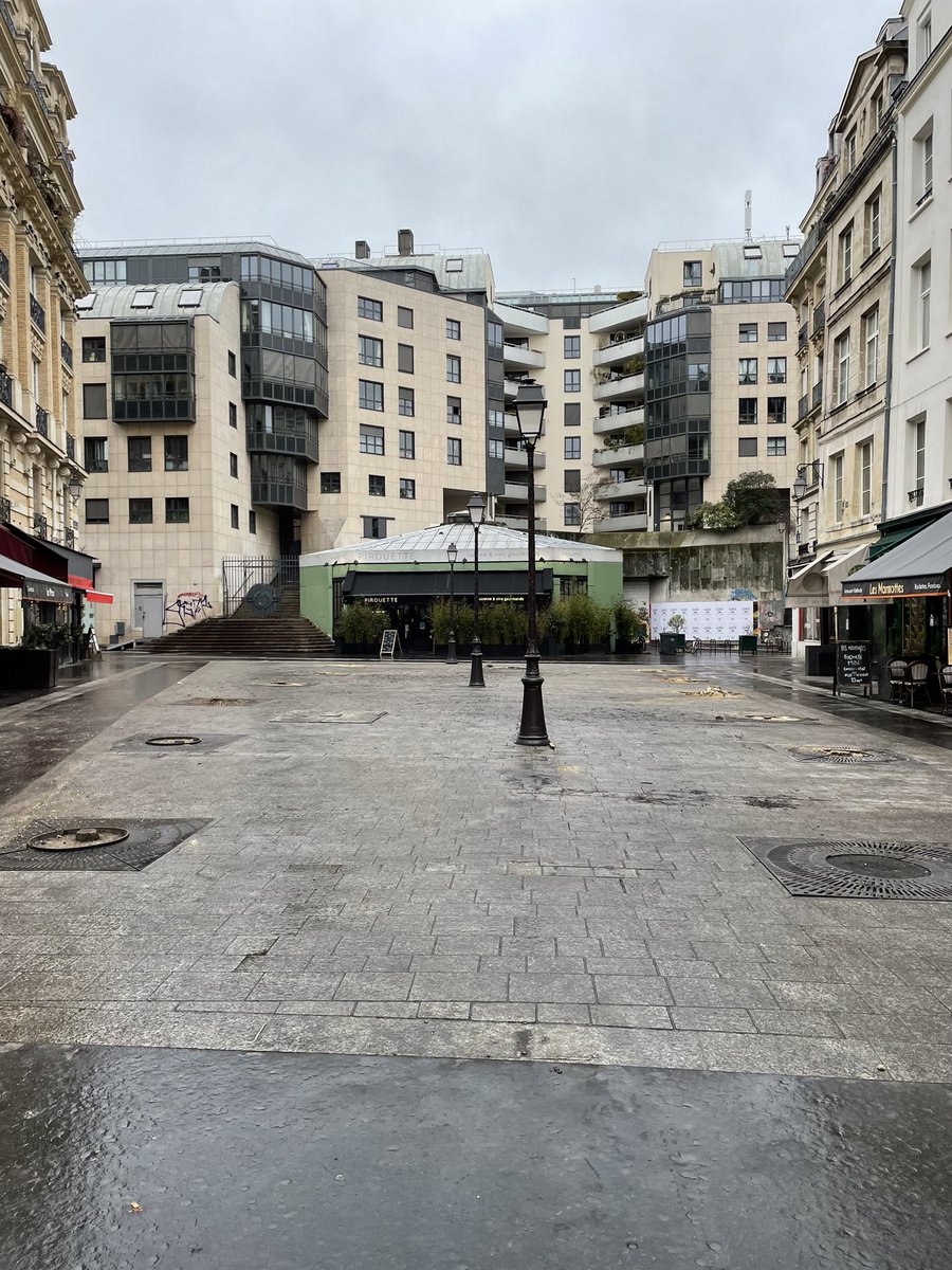 Nicolas Lafay (@lafayavocat) on Twitter photo Avant il y avait des arbres sur cette place.
Mais ça c’était avant…
Photo prise à l’instant rue de la petite truanderie à #chatelet.
Symptomatique d’une gestion étonnante.
#saccageaparis #rendslesarbres
<a href="/ArielWeilT/">Ariel Weil</a> Avant il y avait des arbres sur cette place.
Mais ça c’était avant…
Photo prise à l’instant rue de la petite truanderie à #chatelet.
Symptomatique d’une gestion étonnante.
#saccageaparis #rendslesarbres
<a href="/ArielWeilT/">Ariel Weil</a>