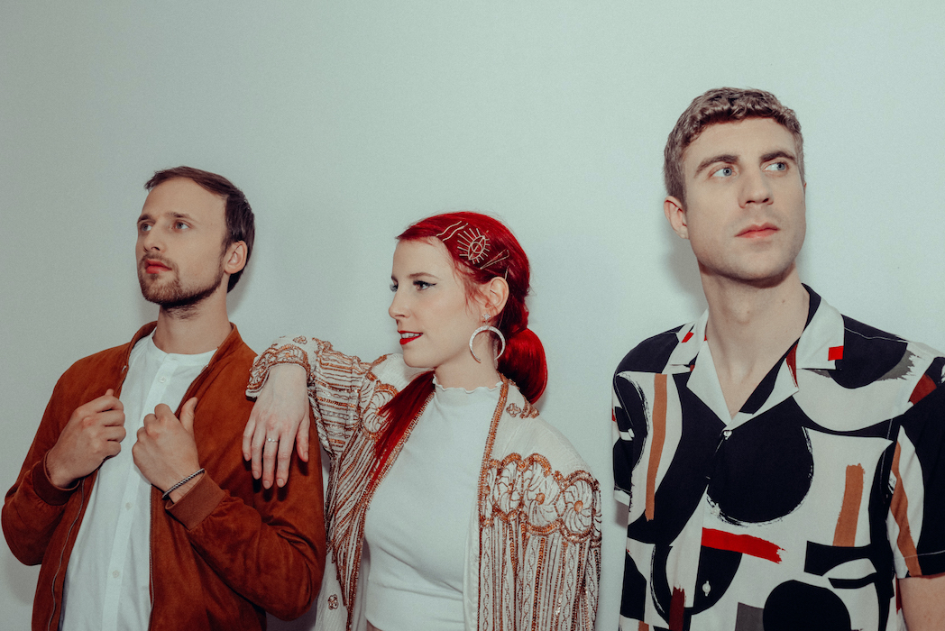 .<a href="/thisismoonchild/">Moonchild</a> link with <a href="/rapsody/">Rapsody</a> on excellent new single 'Love I Need' - Sly Stone style funk viewed through a Soulquarian lens, Rapsody's performance tops off something soulful, and deep...

clashmusic.com/news/moonchild…