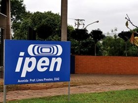 AgenciaFAPESP's tweet photo. Quatro vagas de pós-doutorado com #bolsasFAPESP estão abertas em projeto vinculado ao Centro de Inovação em Novas Energias @EnergyCine. Aprovados atuarão no Instituto de Pesquisas Energéticas e Nucleares #Ipen, em São Paulo. https://t.co/HrZ0oSKv1x https://t.co/DHWmmpzcx9