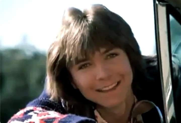 jessbythebsb's tweet photo. Imagine just sitting in the car, this cutesy face comes and looks in ๐๐ hi gorgeous.. Need a ride? David gets in (oh our hearts) smiles & gives u a kiss thanking you for the ride.. ๐๐๐๐๐ #DavidCassidy #love #ridingwithDavid #ohthatface https://t.co/ewyTCKRItc