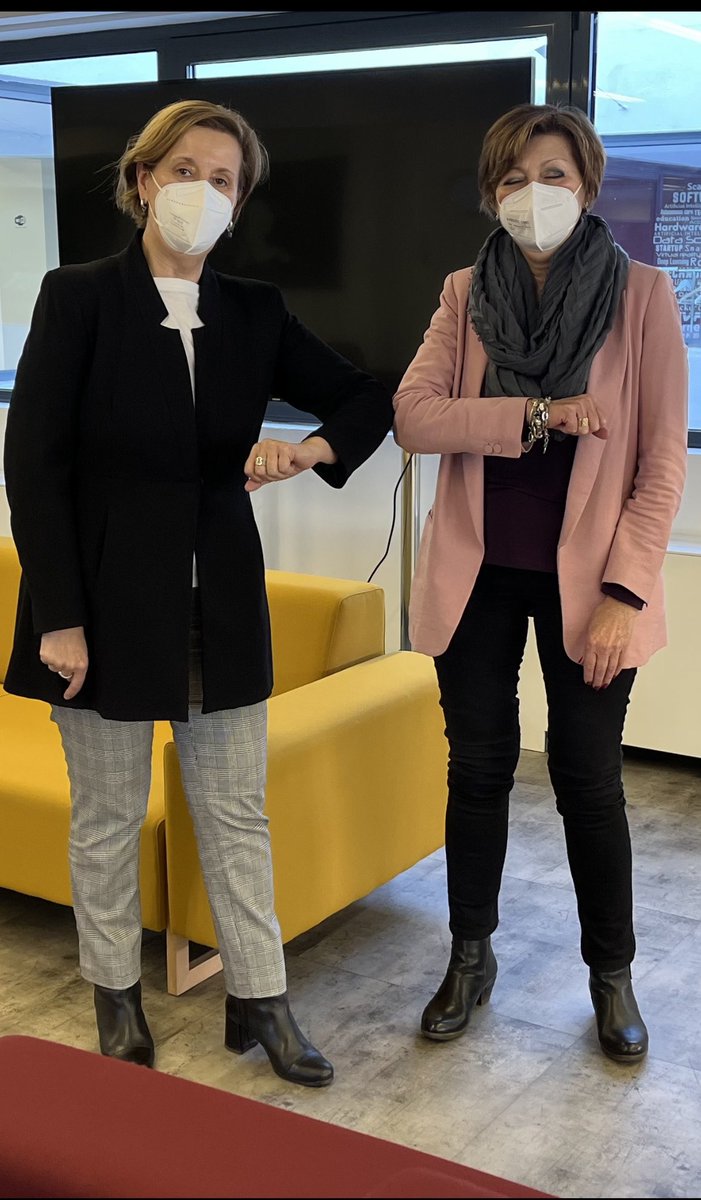 Desde <a href="/SEMG_ES/">SEMG 🩺 #OrgullososDeEstarALaCabecera👩‍⚕️👨‍⚕️</a> encantados de trabajar en #COVIDpersistente de la mano de los pacientes <a href="/longcovidspain/">LongCovid ACTS(Autonom.Communities Together Spain)</a> y estableciendo colaboraciones. Un placer compartir proyecto con Rosario Perona del <a href="/SaludISCIII/">Instituto de Salud Carlos III (ISCIII)</a> avanzando juntos porque #JuntosSumamos Gracias Rosario, gracias a <a href="/UNESPA/">UNESPA</a>