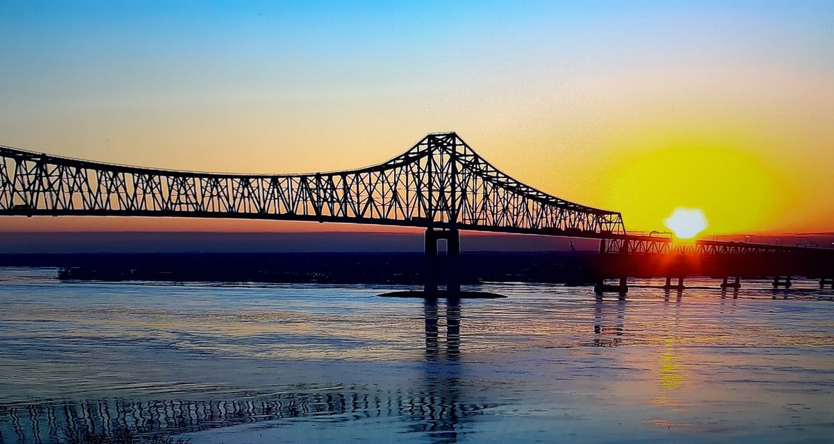 JasonLeeOnAir's tweet photo. Make it a great Tuesday friends! #commodorebarrybridge @phl17 https://t.co/xwtJem2yzP