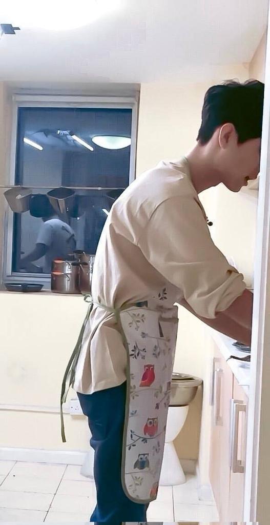 myxielian's tweet photo. ไปล้างมือแล้วมากินข้าวกันครับให้ไวทั้งคู่เลย https://t.co/l7x5VPYjgT