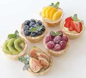 seokuva's tweet photo. mini fruit tarts 🍰🥝🍓🫐🌿 https://t.co/zowRDDvlNS
