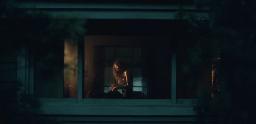 lucia_fdez01's tweet photo. creo q no he visto ninguna escena q me hunda más q esta en la vida solo siento dolor 💔 #Euphoria https://t.co/xClk9esHNe