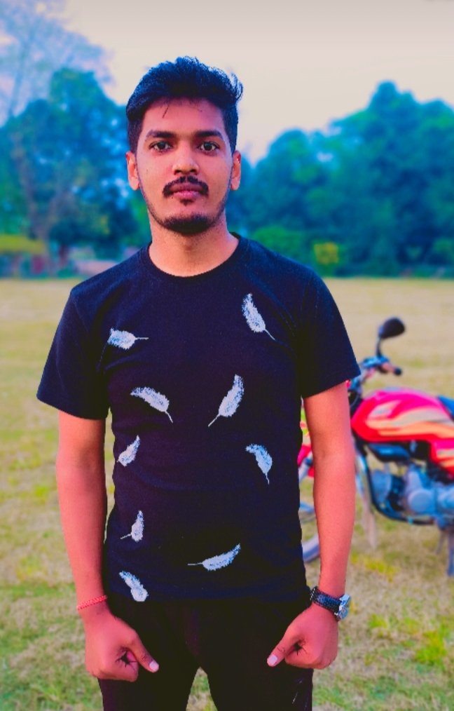 KumarGa61688205's tweet photo. दिल करता है एक पत्थर पर I miss you लिखूं
और दे मारू तुम्हारे सिर पर ताकि तुम्हे पता चले कि कितनी दर्द देती है@nitishkumar
   तुम्हारी यादें!  my government job 😔 https://t.co/zXLr5z9MSa