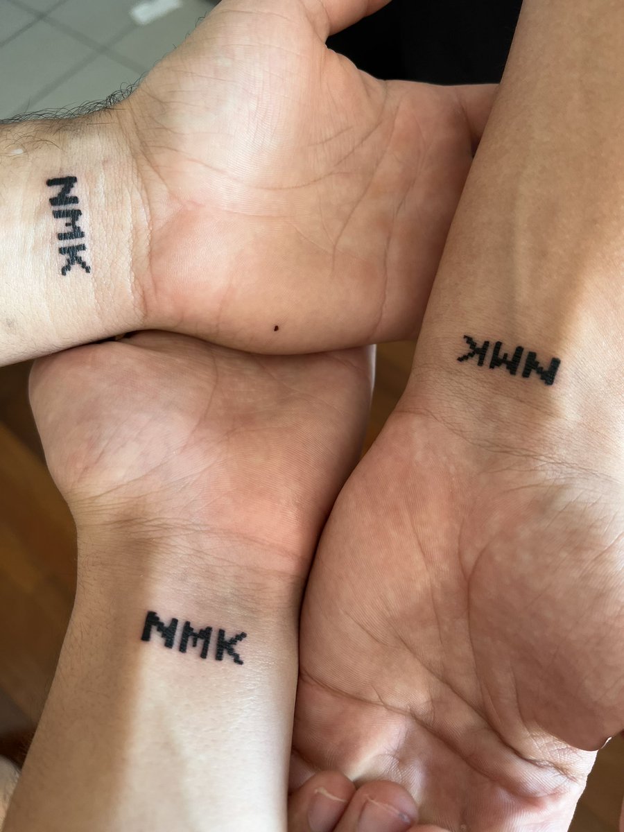 NearMKingdom's tweet photo. This is more than just a collection, NEAR Meerkat Kingdom in our skin forever π
#KeepMeeking https://t.co/kUrv9J4xAE