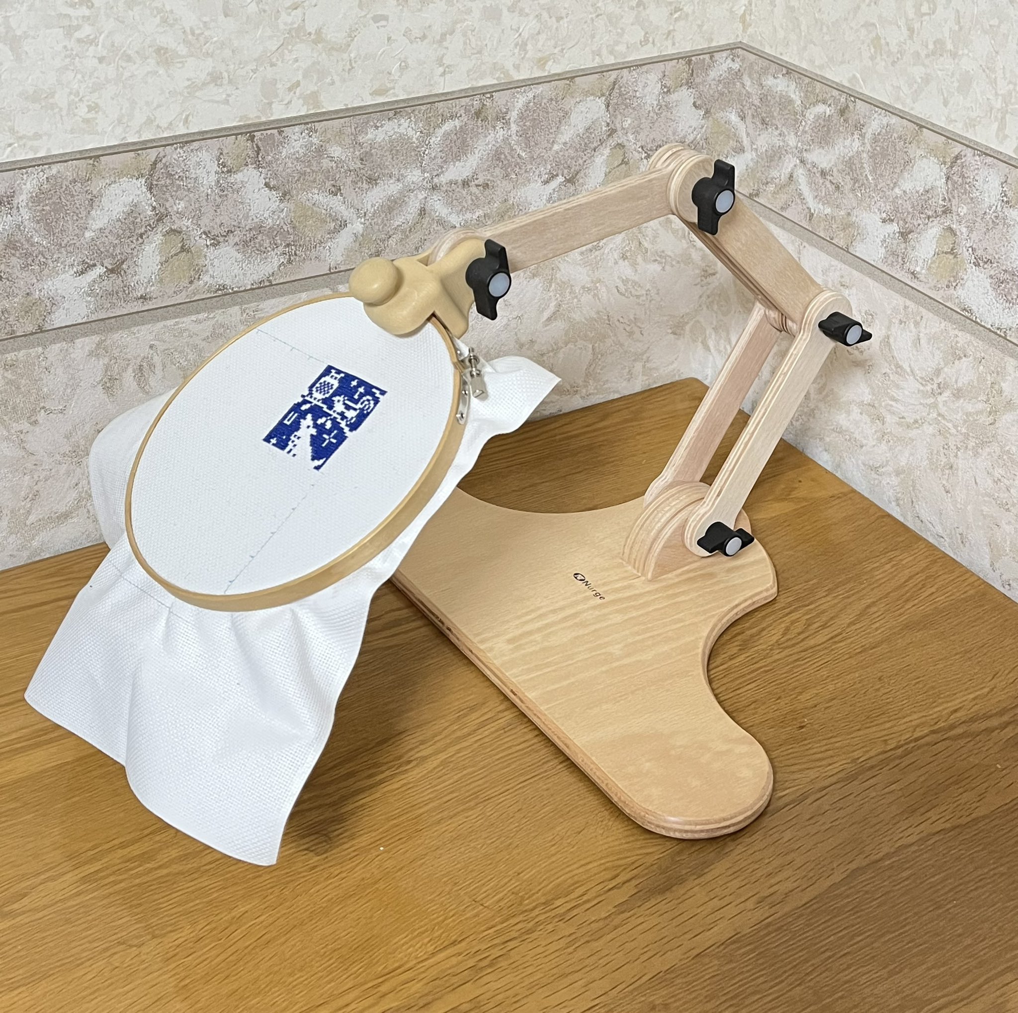 Nurge社　　刺繍用ラージスタンド Amazon.co.jp: Nurge社 ラージスタンド : ホビー