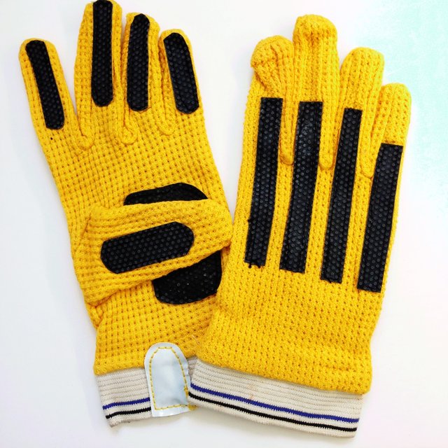 Retweet if you used to use goalkeeper gloves like this as a kid!