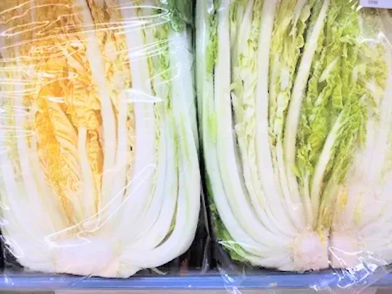 これが正しい白菜の選び方！カットされた白菜は黄色いものを選んでください！