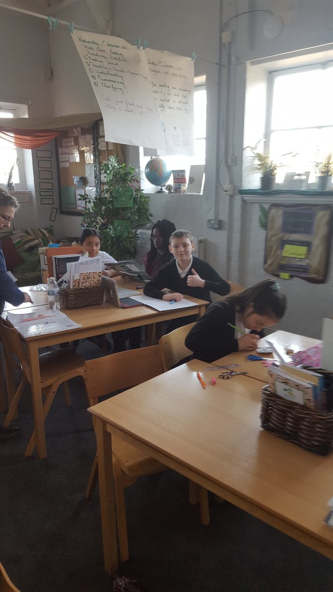 Yr6OakWoodhill's tweet photo. A wonderful ' drafting session in English with peer feedback , at the end... brilliant ! @Yr6OakWoodhill https://t.co/INPJ9BWL6O