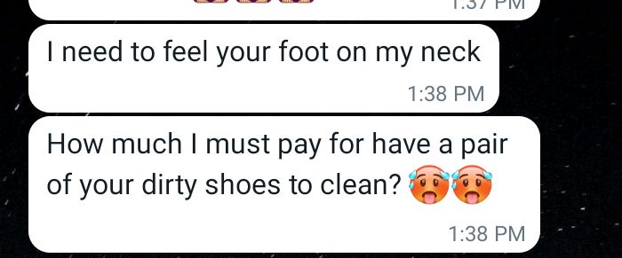 FindomQueenNola's tweet photo. When your puppy is so clingy and needs to have a piece of your footwear to lick it clean hahahahhahaha 
He's such a good boy 😘
@Token50704351 https://t.co/pWsenC7Nzy