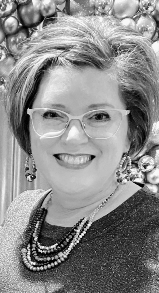 Leigh Beth Alsup =  2022 MR2 Teacher of the Year!
EFES Title I reading teacher, Ms Alsup has been serving our district for 16 yrs.  She has a masters degree in reading, loves to greet kids at the door, &amp; is rewarded most by the look of pure joy when a student "gets it."