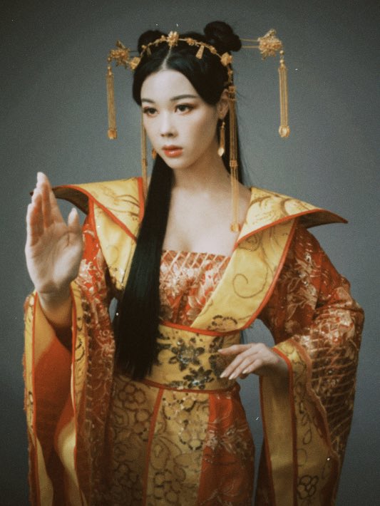 kingvuddha's tweet photo. Happy Lunar New Year! 🧧🧧🧧
In Frame @emilyghoul1 

#happynewyear #lunarnewyear2022 #yearofthetiger #chucmungnammoi https://t.co/hNvbZxv1ur