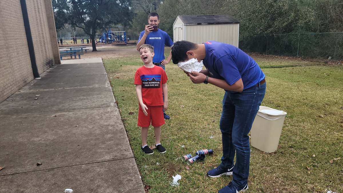 MrsDuncan04's tweet photo. Boosterthon challenges make the day more fun! 100% of our class is registered @HaudeKISD @KleinISD @choosebooster #pieintheface #2ndgradefun https://t.co/2E83esAdvt