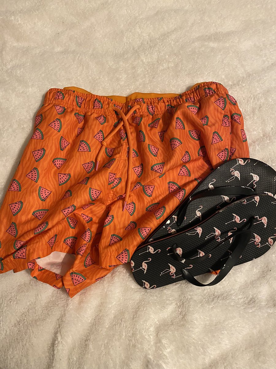 LazyJam's tweet photo. Off for a steam and sauna.

This evenings attire. https://t.co/GXsQzDCWuB