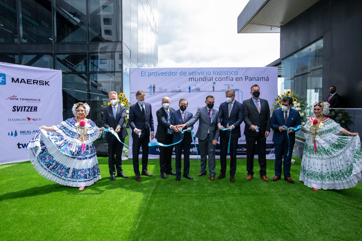 NitoCortizo's tweet photo. Panamá celebra la decisión de APM-Maersk al consolidar su sede regional en nuestro país, refirmando la relación histórica que inició con el tránsito de uno de sus barcos en 1917; actualmente es el principal cliente del @canaldepanama y el mayor usuario del sistema portuario. https://t.co/kajzMwyK4o