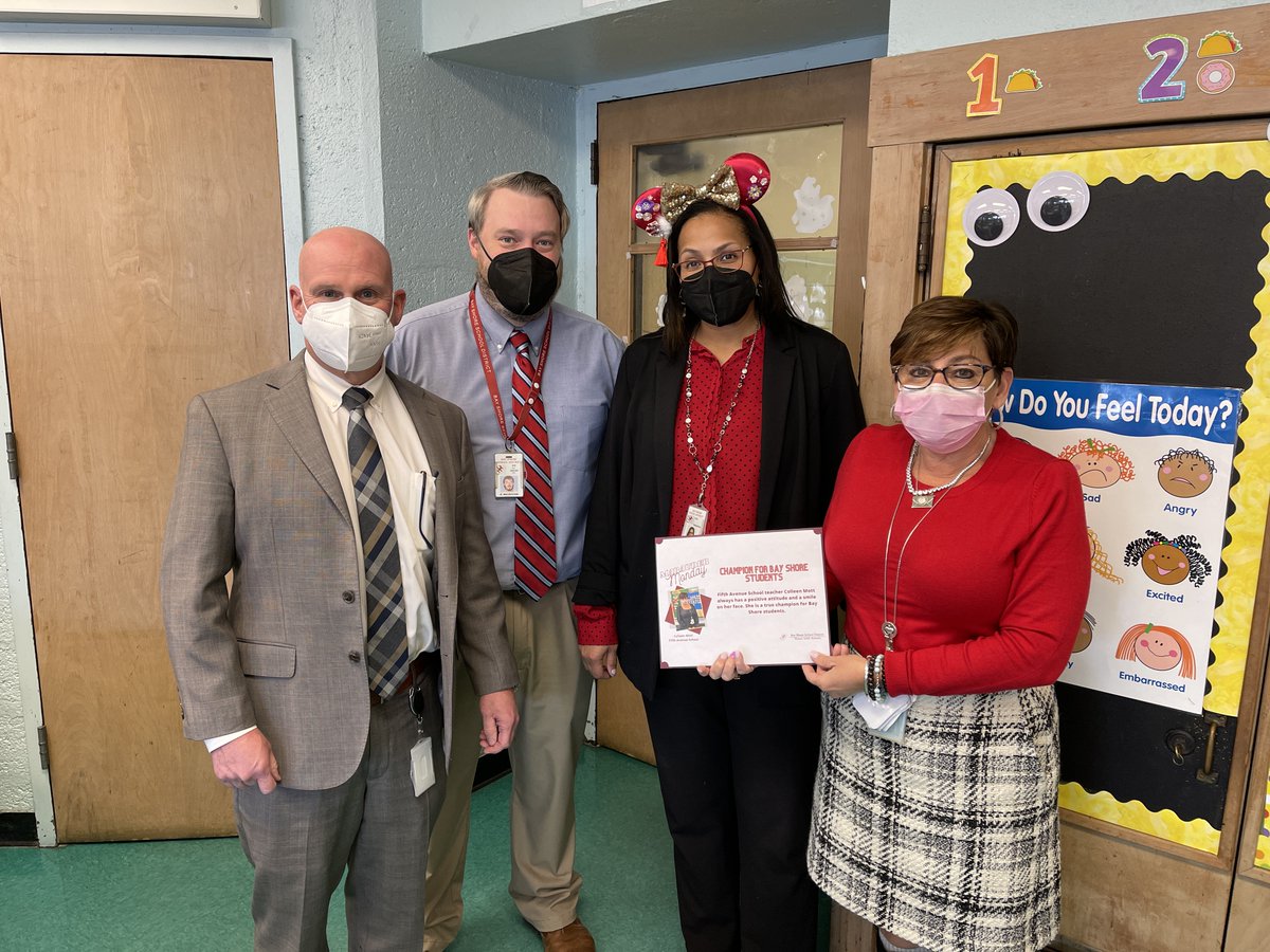 BayShoreSupe's tweet photo. This morning I stopped by @5thaveschool to congratulate Mrs. Mott on being recognized for Marauder Monday this week. She does a great job championing her students while spreading positivity everywhere she goes. https://t.co/gmUQNZ11D7
