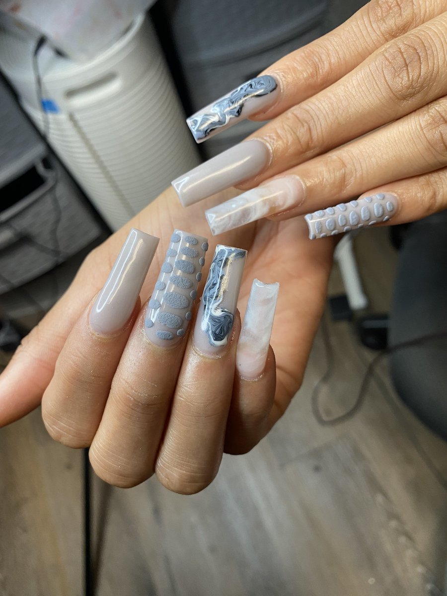 jadeolivia__'s tweet photo. Support Black Business can I get some likes ? Some shares ? I know someone would LOVE to know about Cupidโs 80 Dolla Holla Special (Hands & Feet Included) https://t.co/wdIXbxTJjc to book #IndyNails https://t.co/HIjAA4GQiV
