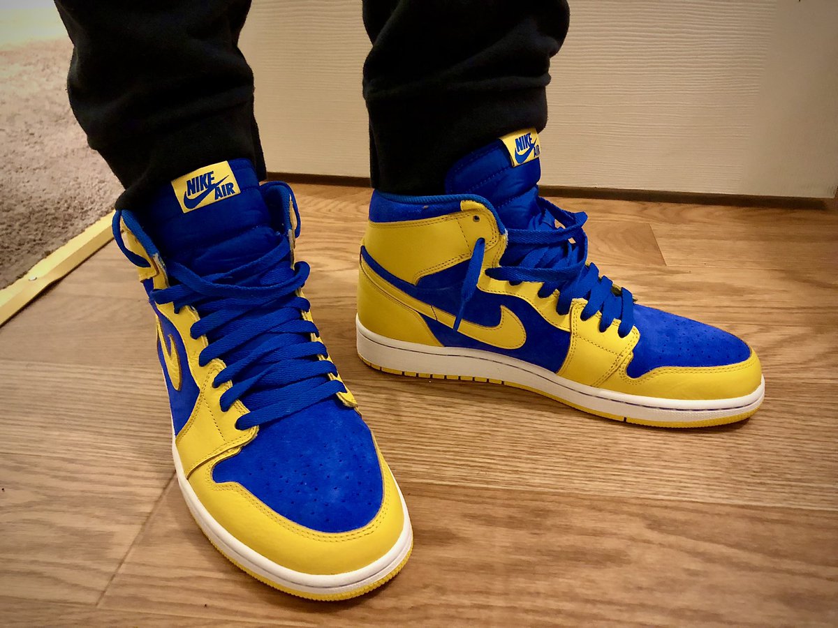 RileyAlways100's tweet photo. It’s been a while, I’m back at it. “Laney” 1’s, Don’t see these like that. #sneakerhead #Nike #sneakerheads @nikestore @Jumpman23 @chicksinkicks2 @hisexcellence79 @Moonman989 #sneakers #SneakerScouts @Stealth783 @vadriano2000 https://t.co/hgwkXTfMVD