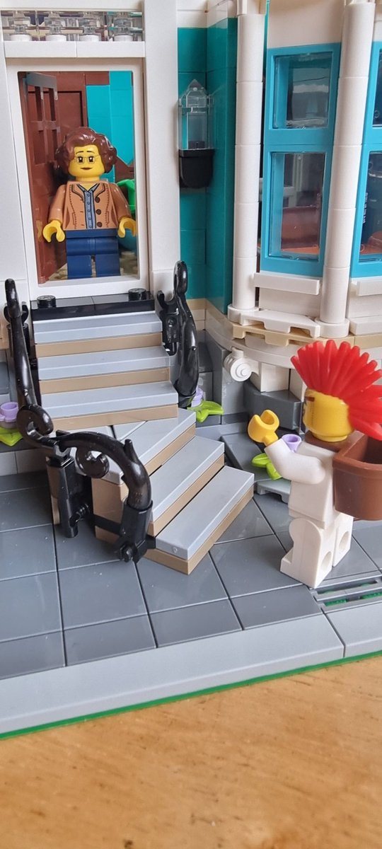 plymcaire's tweet photo. The town house has been built, quickly and on time. I have apparently made quite an impression on Anchorage Street as the local constabulary has contacted me, hoping I can help with the development of a new station. Luckily lovely Mavis has given me a room to stay in. #Lego https://t.co/kC1E3N3HEt