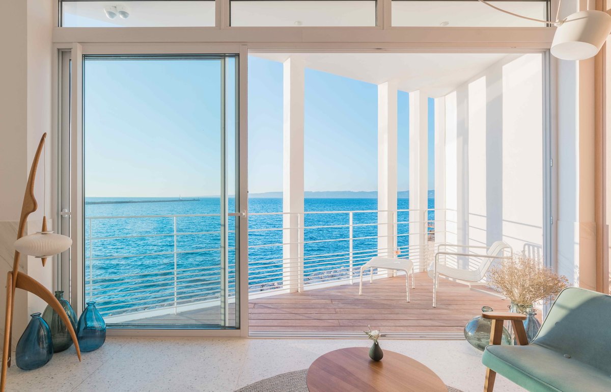 HotelBTest's tweet photo. Dreaming of summer?
So are we! 😍
📸: @hotelBMarseille https://t.co/u3Z3Ki0TuM