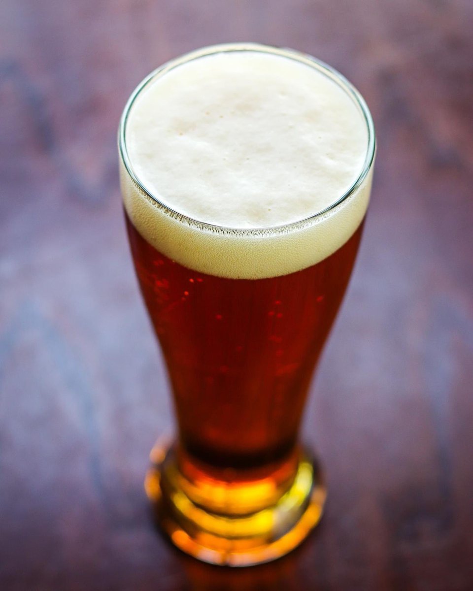 "Here's looking at you, kid."

- A normal thing to say while staring lovingly at your $2.50 Northbound beer.

We've got a full beer list of goodness for you to enjoy for only $2.50 a pour today from 3-6pm. Come fall in love with your beer - cheers! 😍