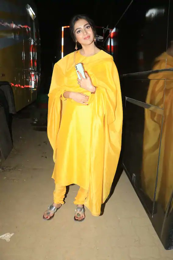 BiggBoss_Tak's tweet photo. Bigg Boss 15 Winner #TejasswiPrakash spotted at set of #Naagin6 https://t.co/2me8phj60M