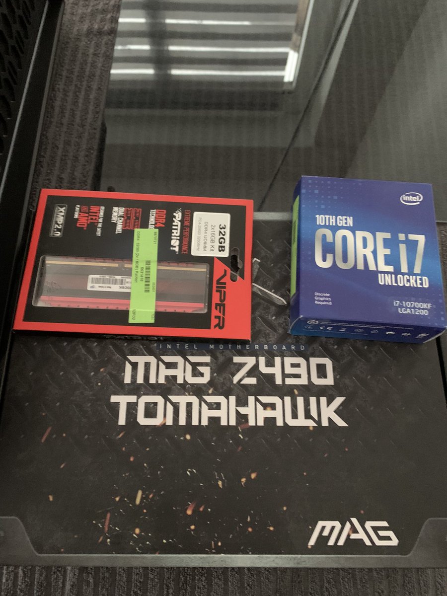 YouNeedSoks's tweet photo. Mal neues Material 🙃 https://t.co/RprIoPSXMv