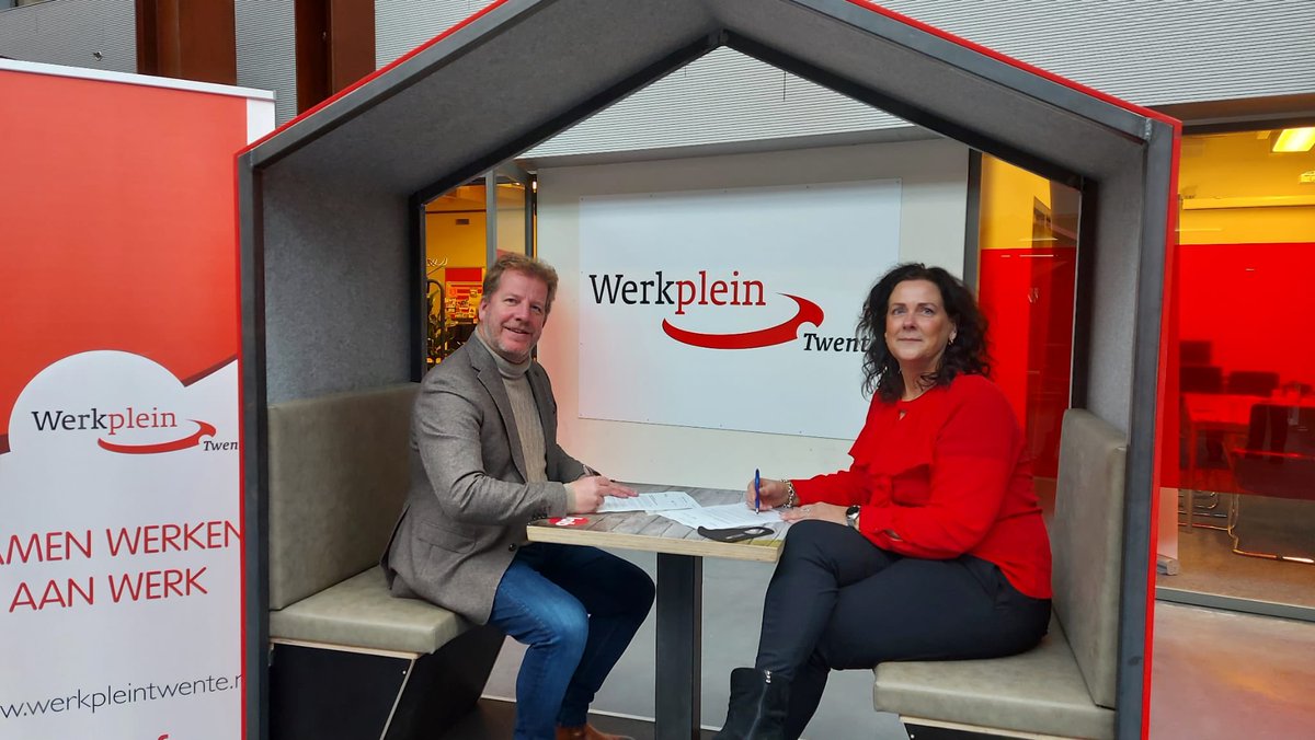 Arnoud Berghuis (@arnoudberghuis) on Twitter photo En de ondertekening is een feit! Strategisch partner bij โฆ<a href="/MKBTwente/">MKB Twente</a>โฉ. Op naar een gerichte solide samenwerking! โฆ<a href="/WerkpleinTwente/">Werkplein Twente</a>โฉ โฆโฆ<a href="/MKBNL/">MKB-Nederland</a>โฉ En de ondertekening is een feit! Strategisch partner bij โฆ<a href="/MKBTwente/">MKB Twente</a>โฉ. Op naar een gerichte solide samenwerking! โฆ<a href="/WerkpleinTwente/">Werkplein Twente</a>โฉ โฆโฆ<a href="/MKBNL/">MKB-Nederland</a>โฉ