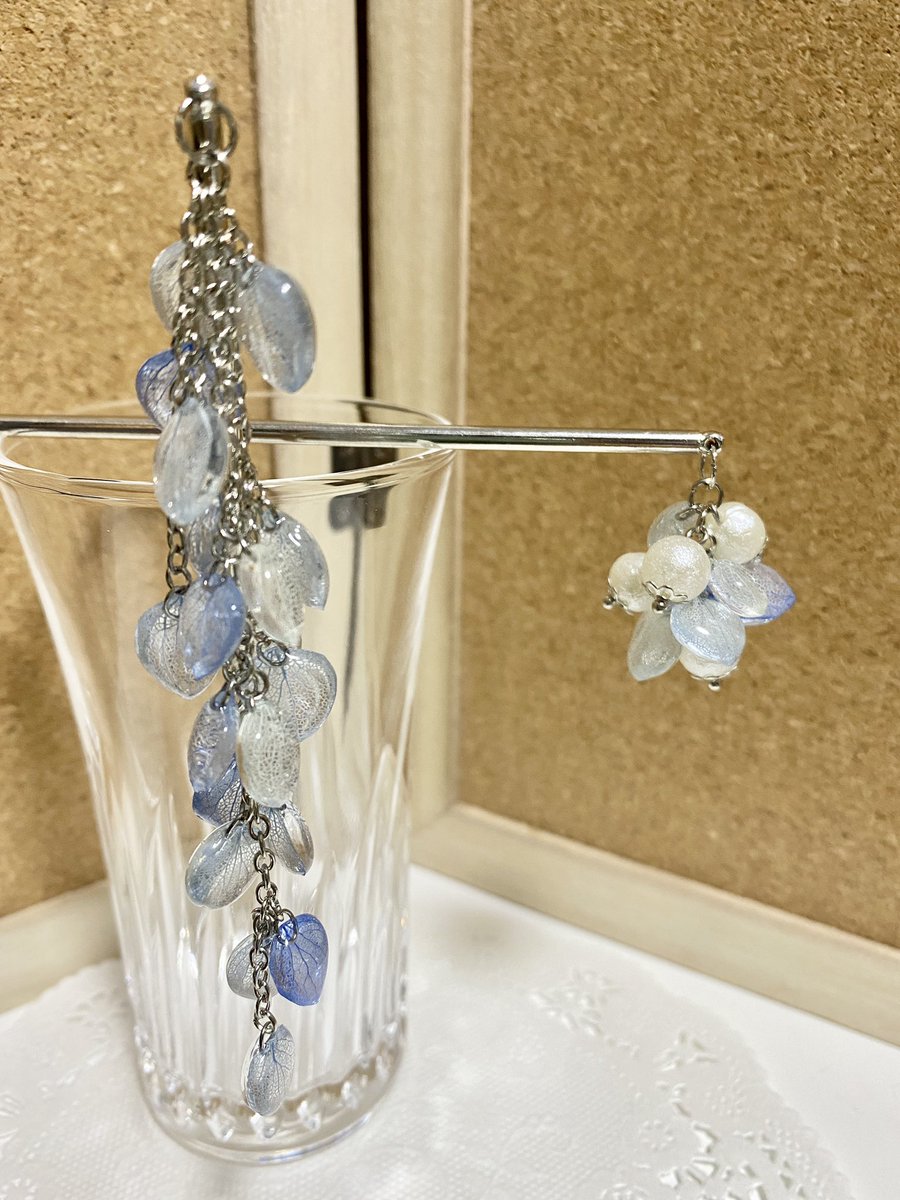 samokitisamon's tweet photo. じゃらじゃらばっかりの作ってます。
#ハンドメイド
#レジン
#簪 https://t.co/z7SoyiOVVZ