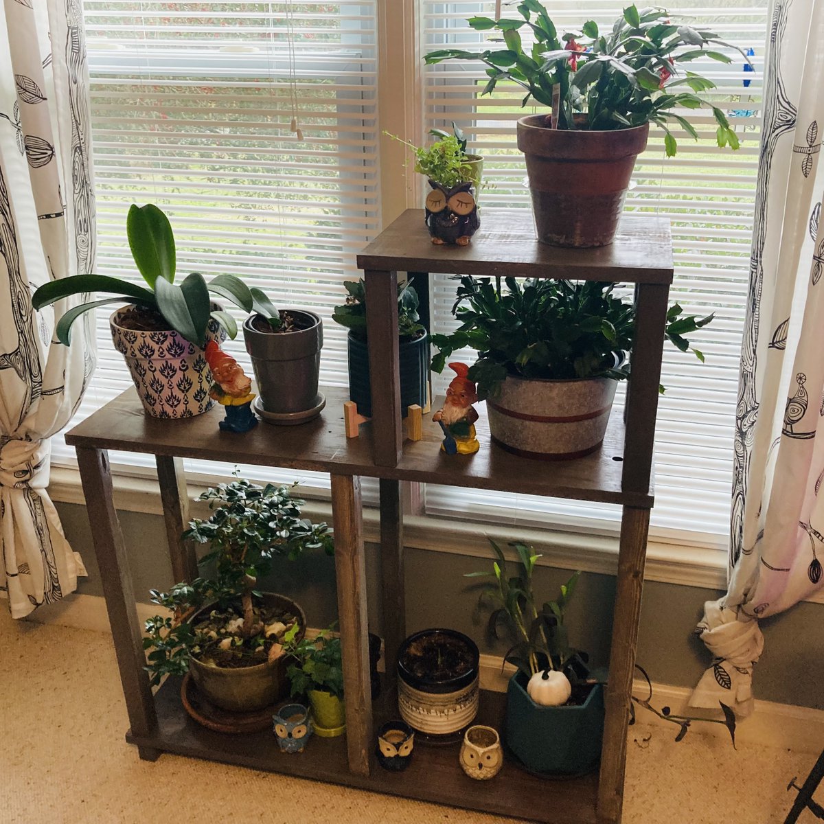 KhakiPantsCraft's tweet image. #JanuaryProject number 1 was this #homemade plant stand crafted from scrap wood. What do you think?

#crafter #project #woodworking #novice #IMadeThis
