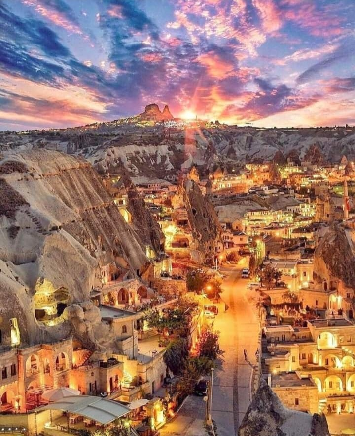 Joanna34026883's tweet photo. Cappadocia Sunset, Turkey https://t.co/D8UX0VgaZM